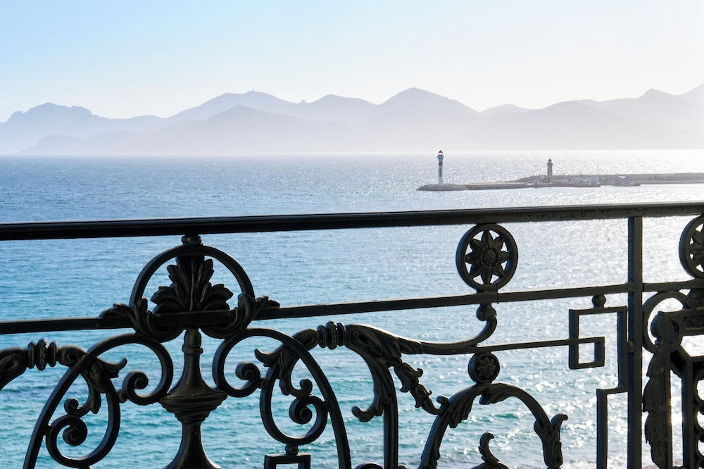 Classic Room, 1 King Bed, Balcony, Sea View
