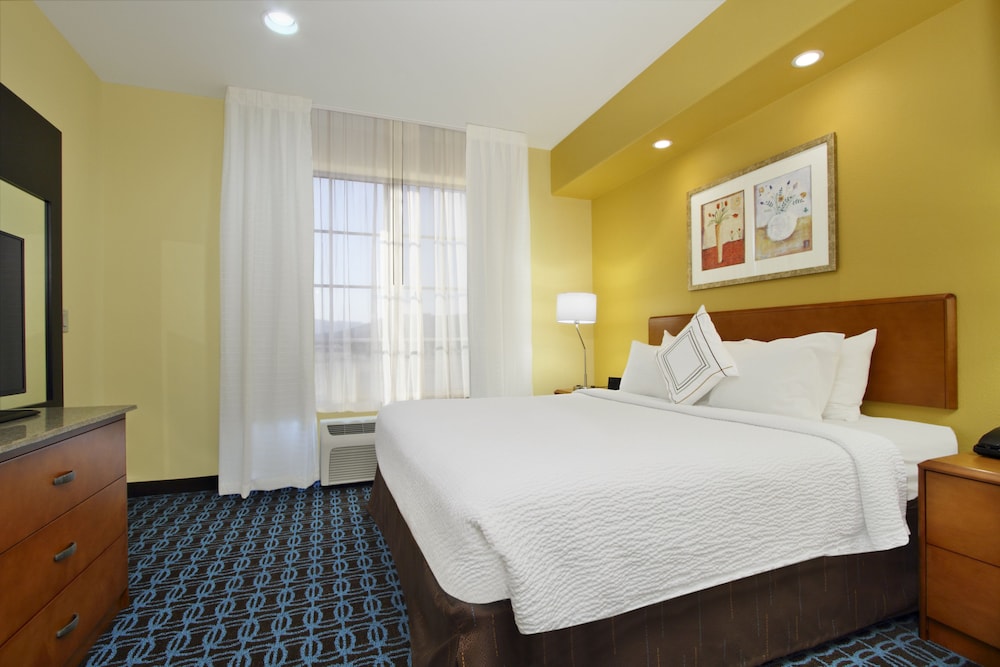 Standard Room, Multiple Beds - Photo 1