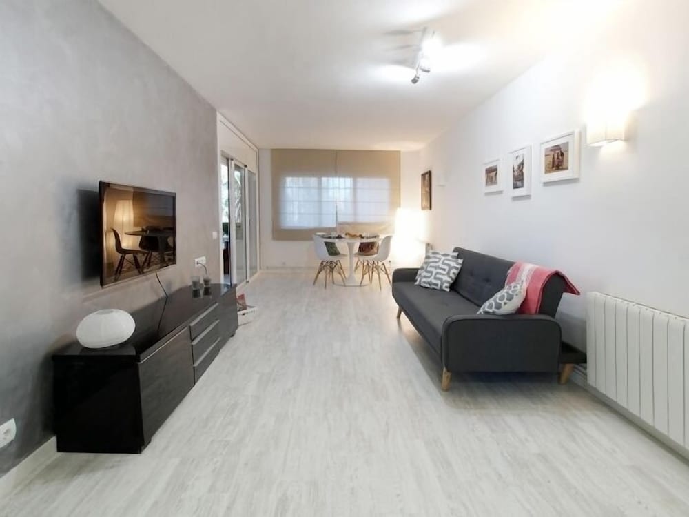 Family Apartment, 2 Bedrooms photo 3
