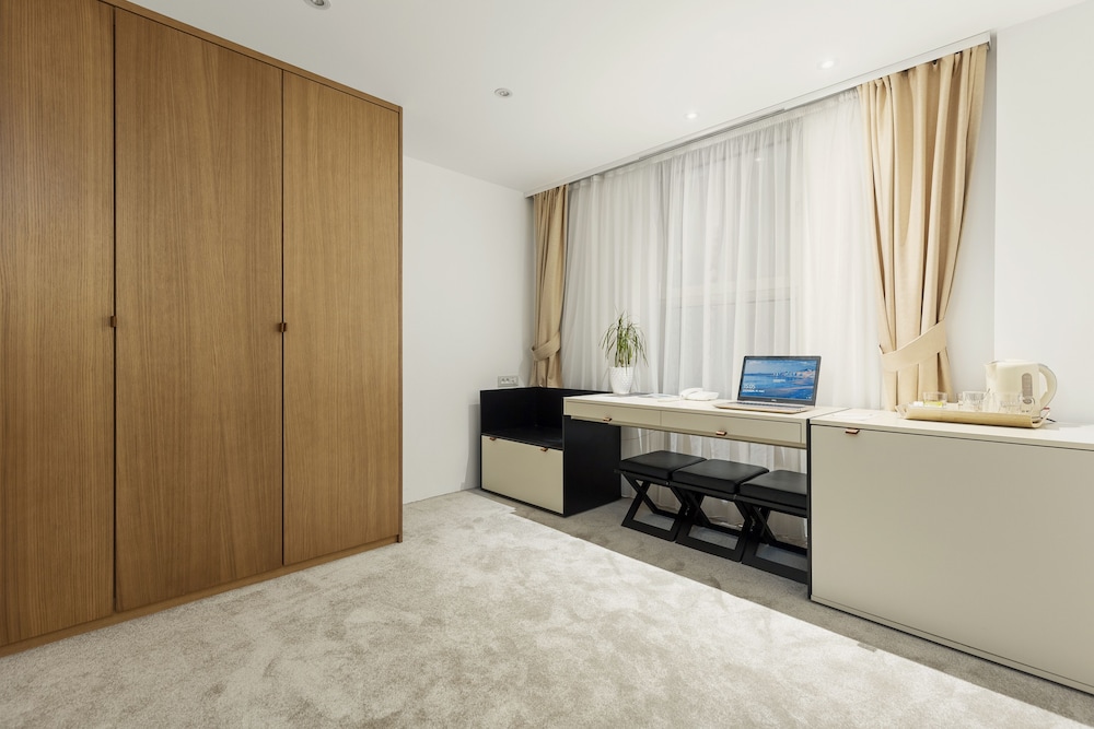 Junior Suite, Courtyard View