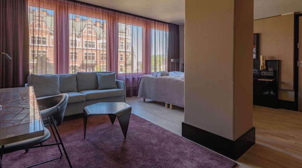 Grand Room, 1 King Bed