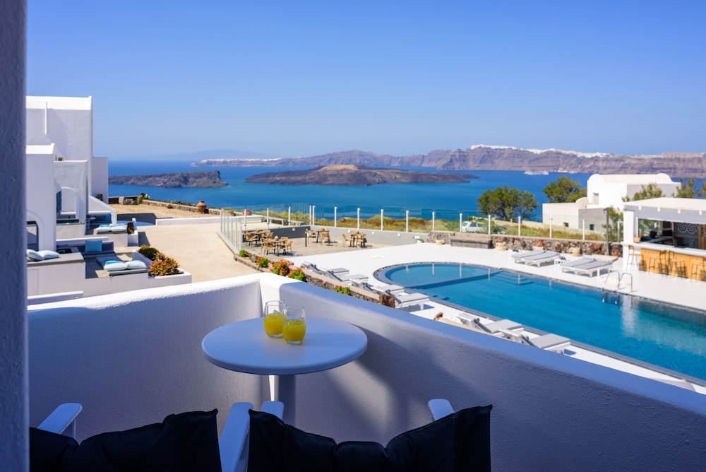 Comfort Suite with Caldera View - Photo 9