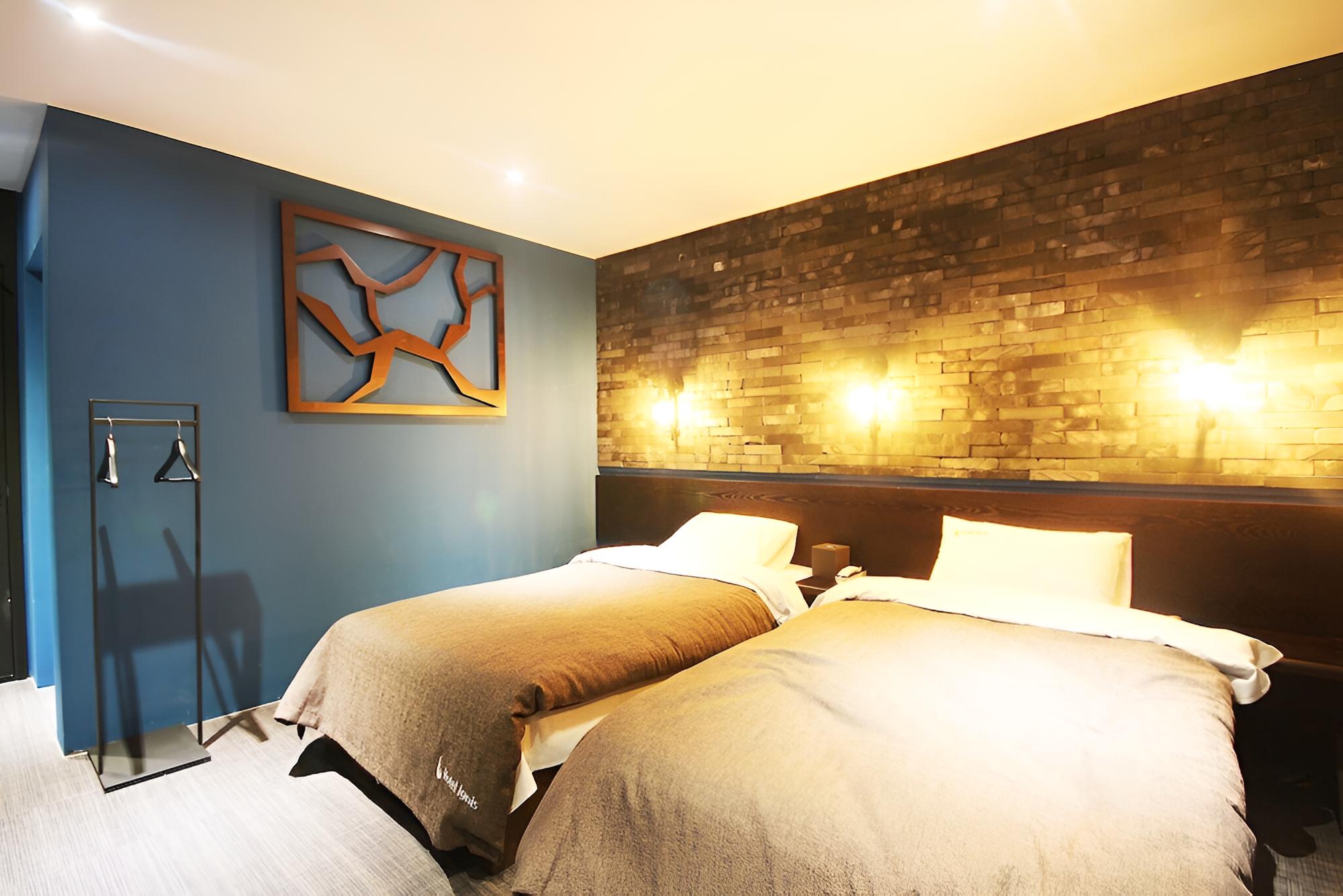 Room (Twin (Netflix viewing + double bed + ) - Photo 2