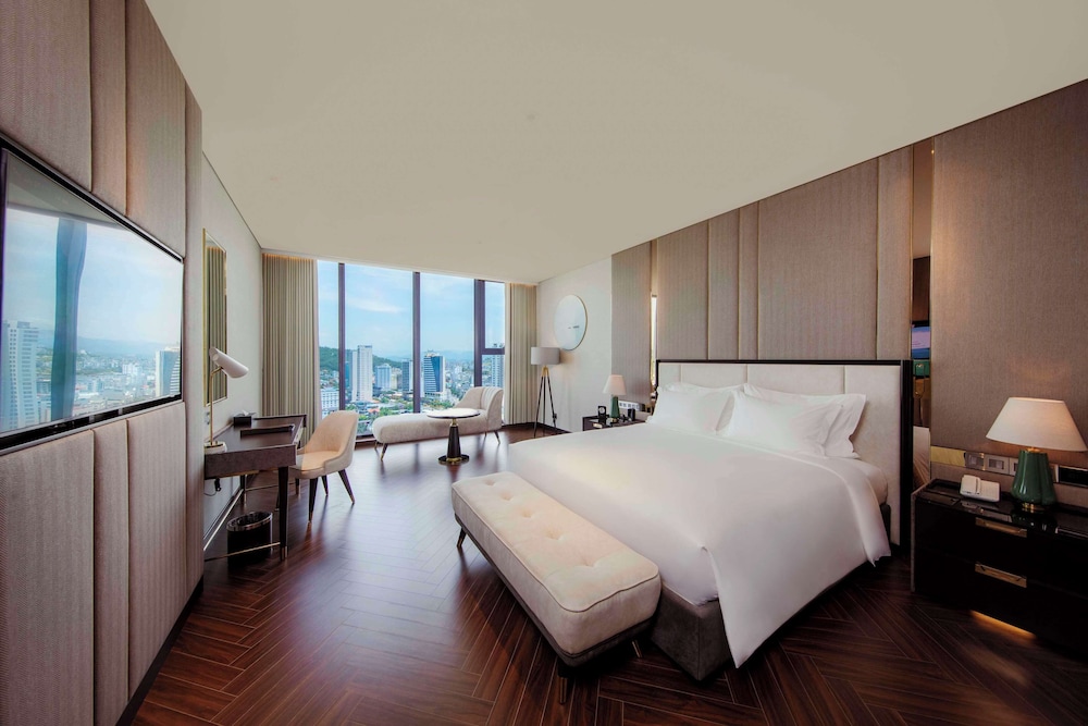 Deluxe Room, Lake View - Photo 4