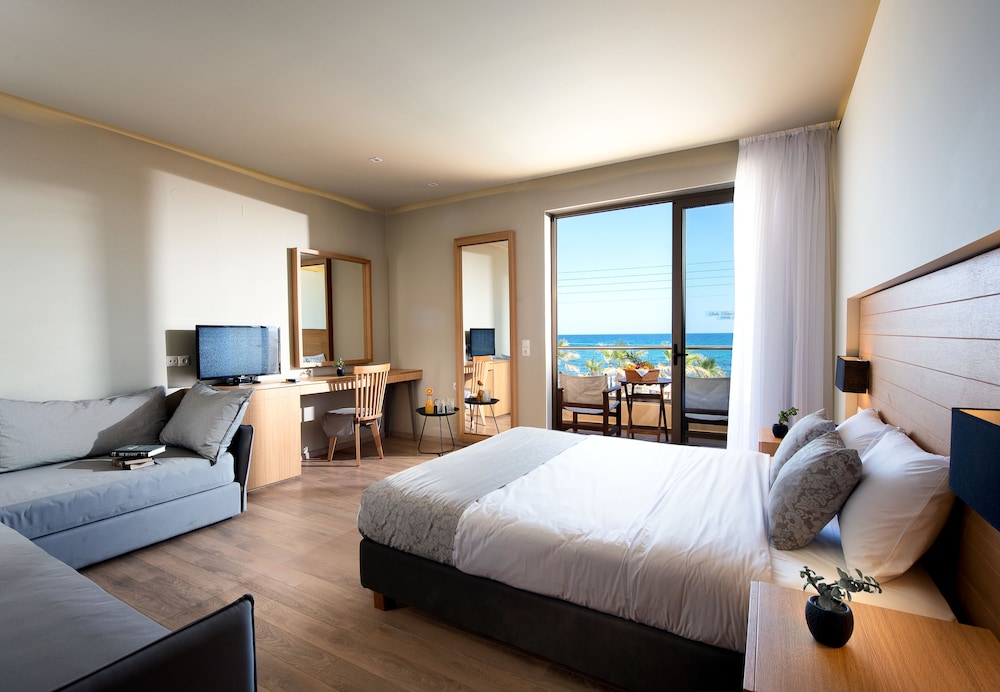 Superior Double Room, Sea View (Sharing Pool)