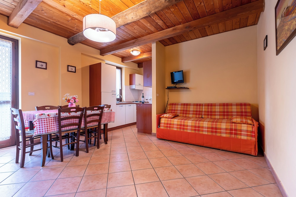 Family Apartment, 1 Bedroom, Balcony, Hill View (4 pax) photo 3