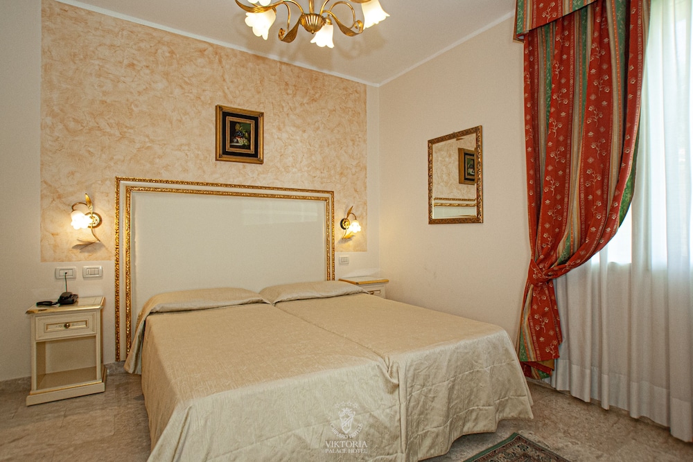 Basic Double or Twin Room, Ground Floor