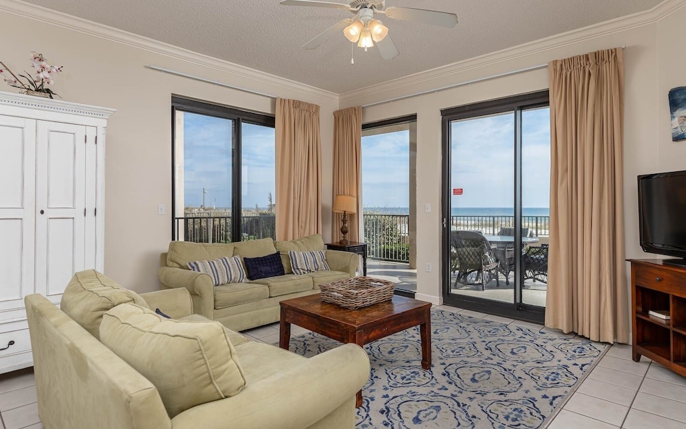 Condo, 3 Bedrooms