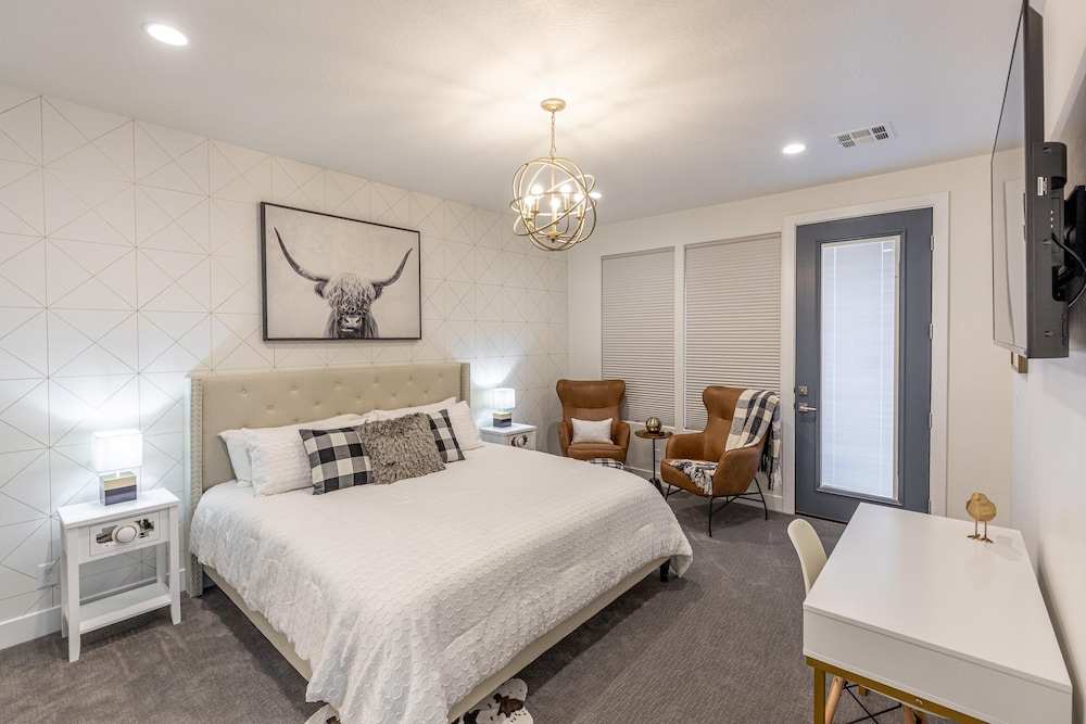 Townhome, Multiple Beds (Oasis by the Pool) photo 1