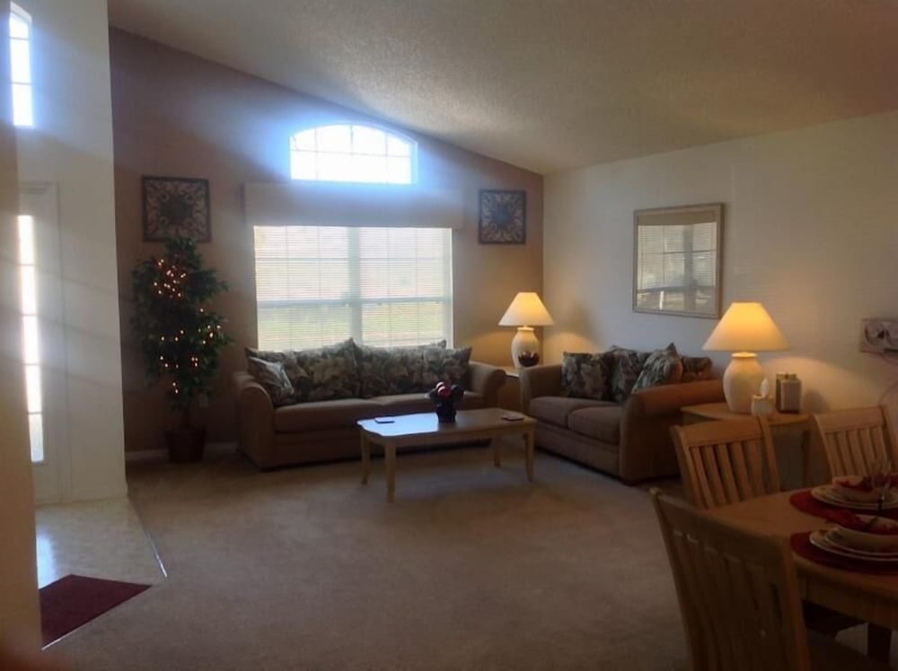 Standard Apartment, 4 Bedrooms photo 2