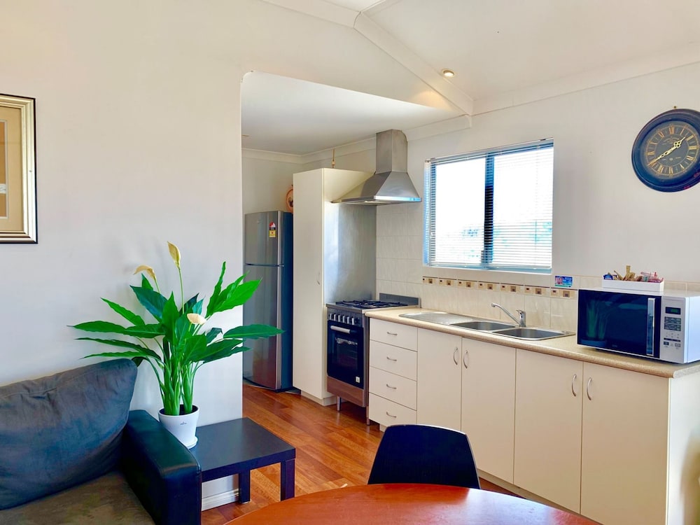 Family Suite, 2 Bedrooms, Non Smoking, Kitchen (Family Chalet) photo 1