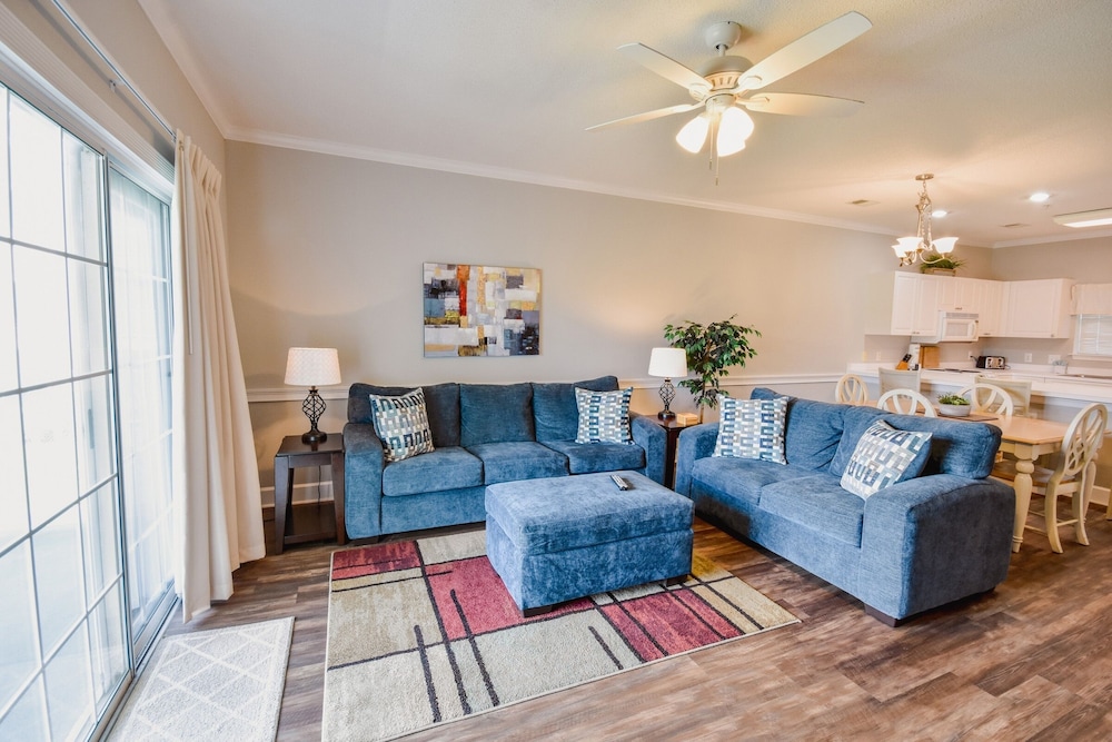 Condo, 2 Bedrooms