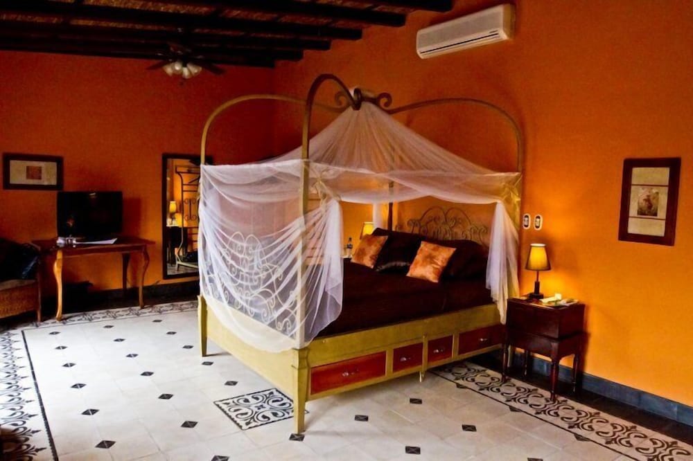 Honeymoon Suite, 1 Queen Bed, Garden View photo 1