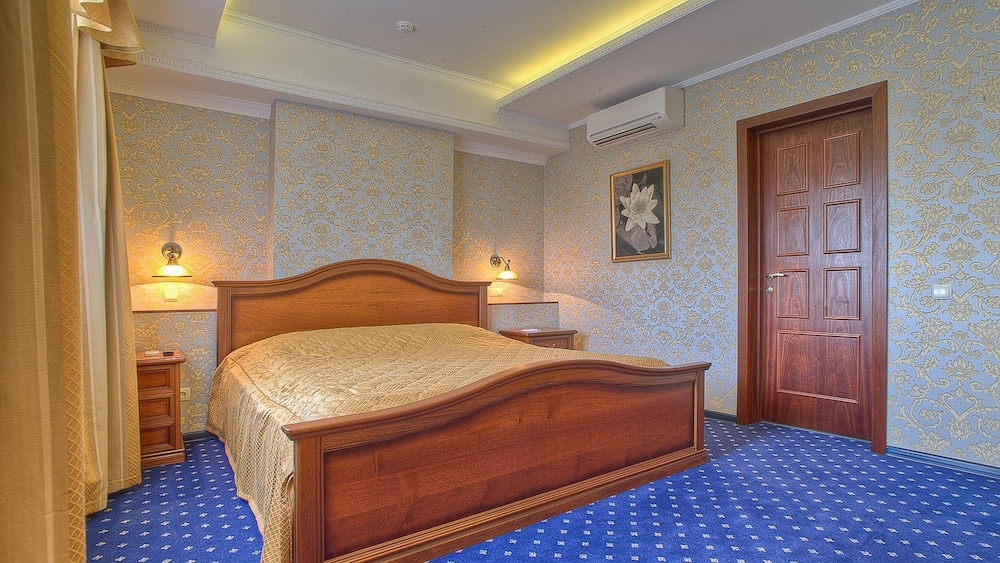 Junior Double Room, 1 Double Bed with Sofa bed, Courtyard Area photo 1