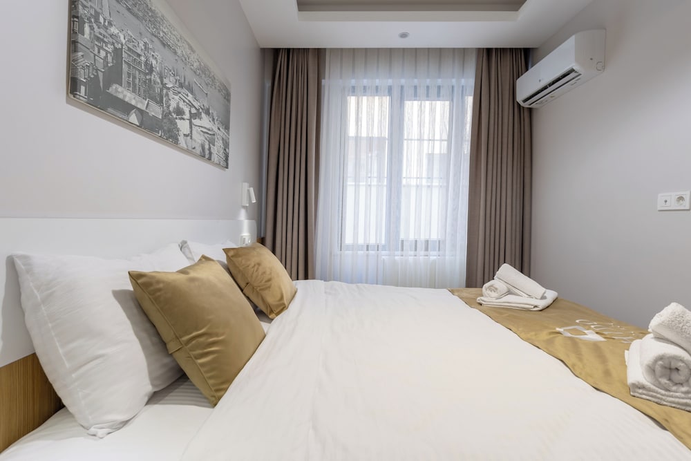 Economy Apartment, 1 Queen Bed with Sofa bed, Garden View, 1 bedroom, 1 living room photo 2