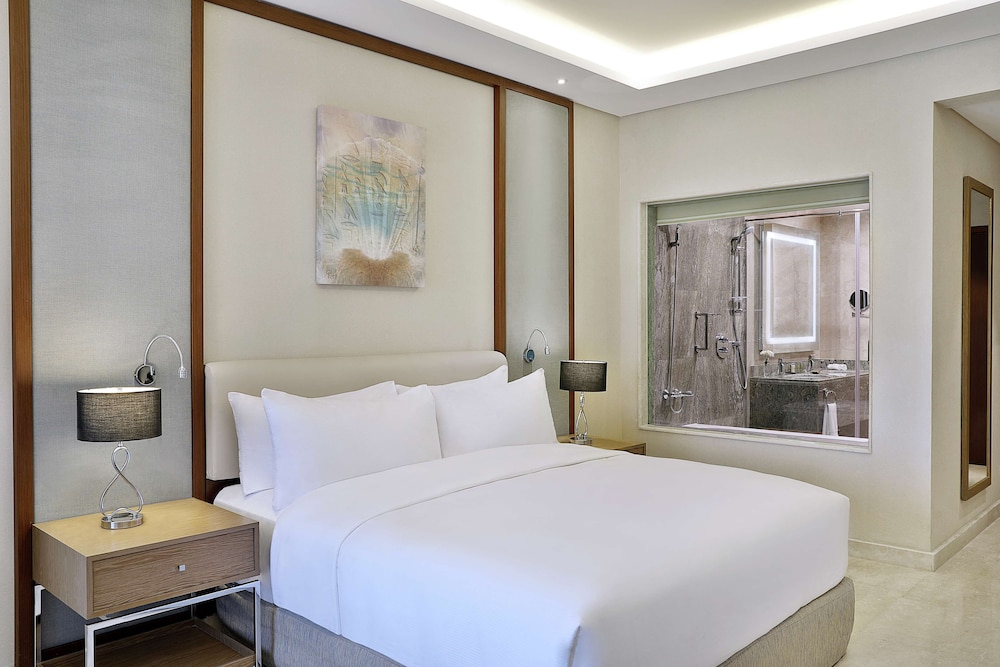 Superior Room, 1 King Bed, Balcony, Sea View (View) - Photo 2