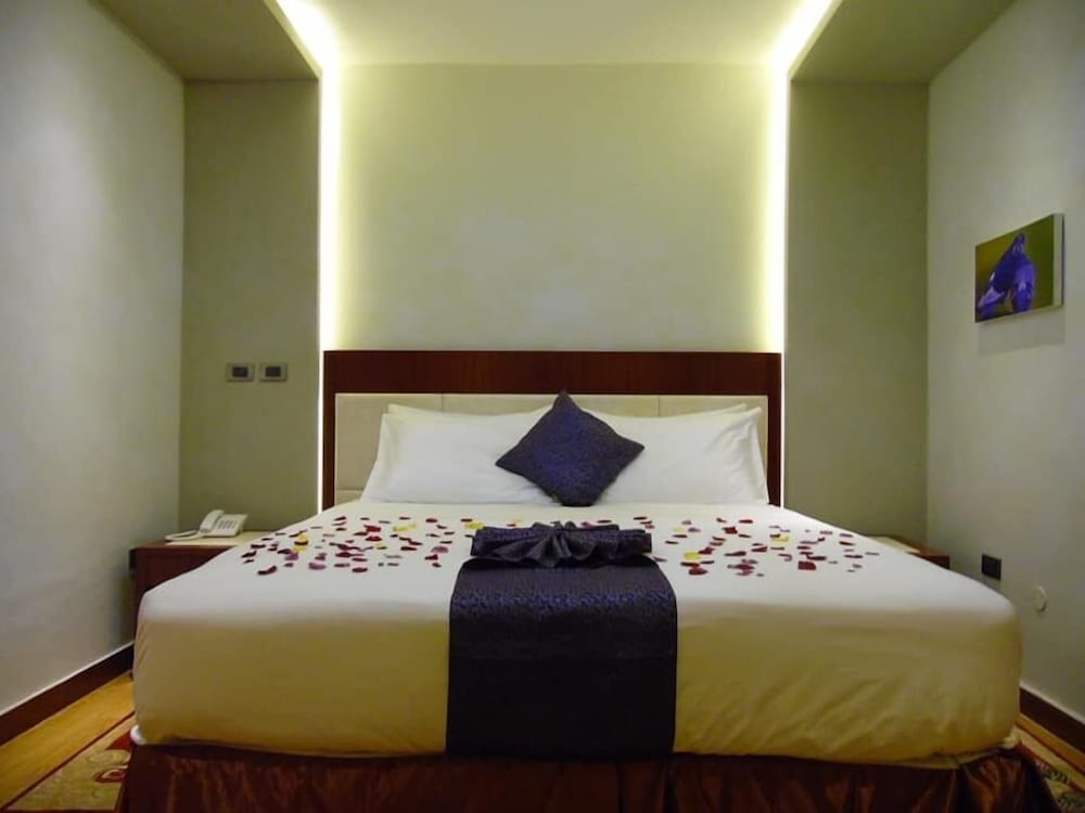Executive Suite, 1 King Bed, Mountain View photo 1