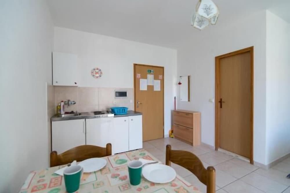 Studio (Apartments Boguvila - Studio with Ter) photo 2