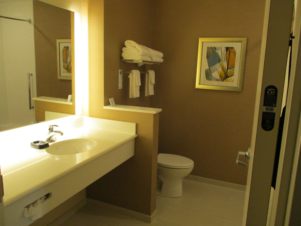 Room, 2 Queen Beds (Hearing Accessible) photo 3