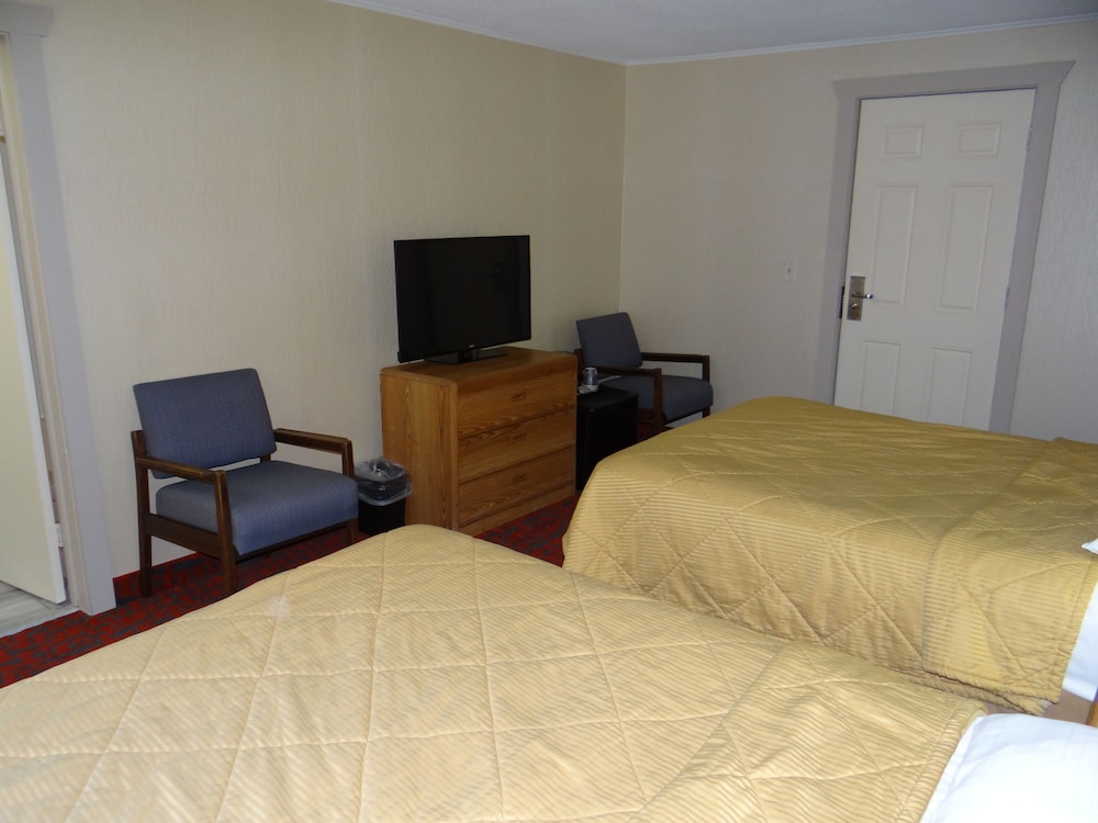 Standard Room, 2 Double Beds photo 2