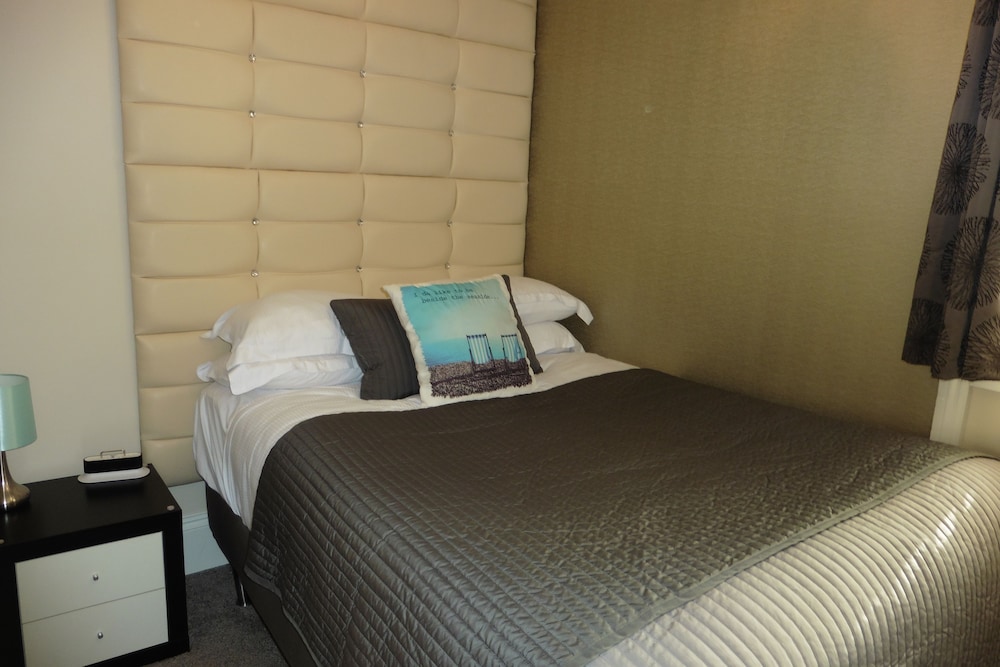 Double Room, Ensuite (Small) photo 1
