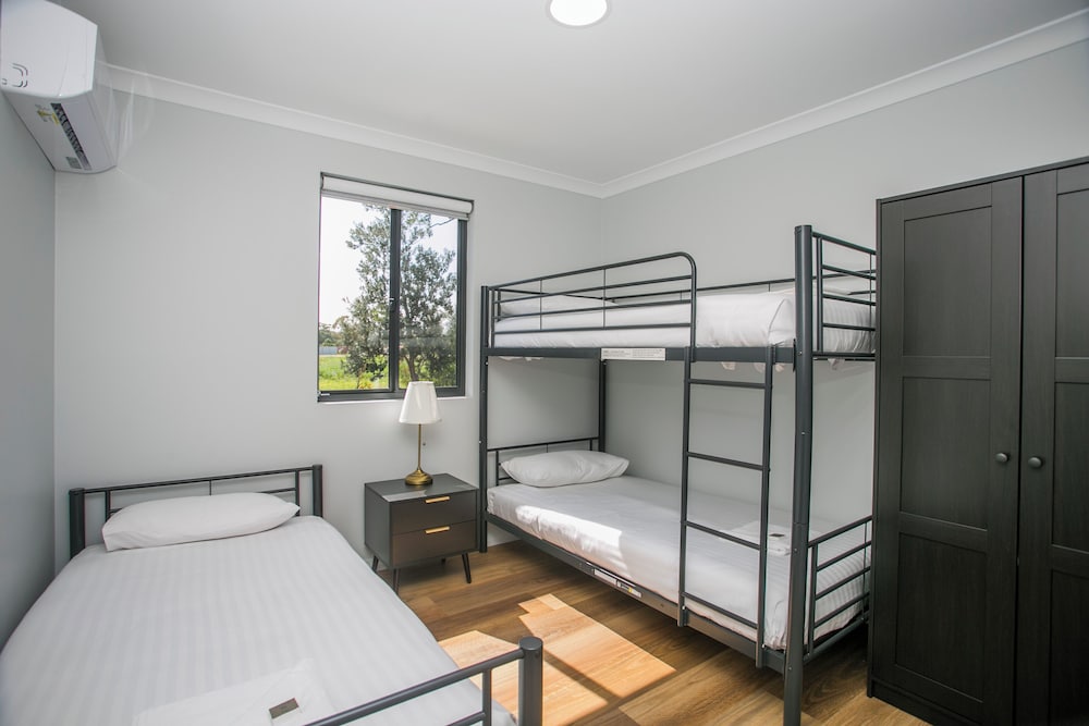 Family Chalet, 2 Bedrooms, Non Smoking, Kitchenette (Non Pet Friendly) photo 1