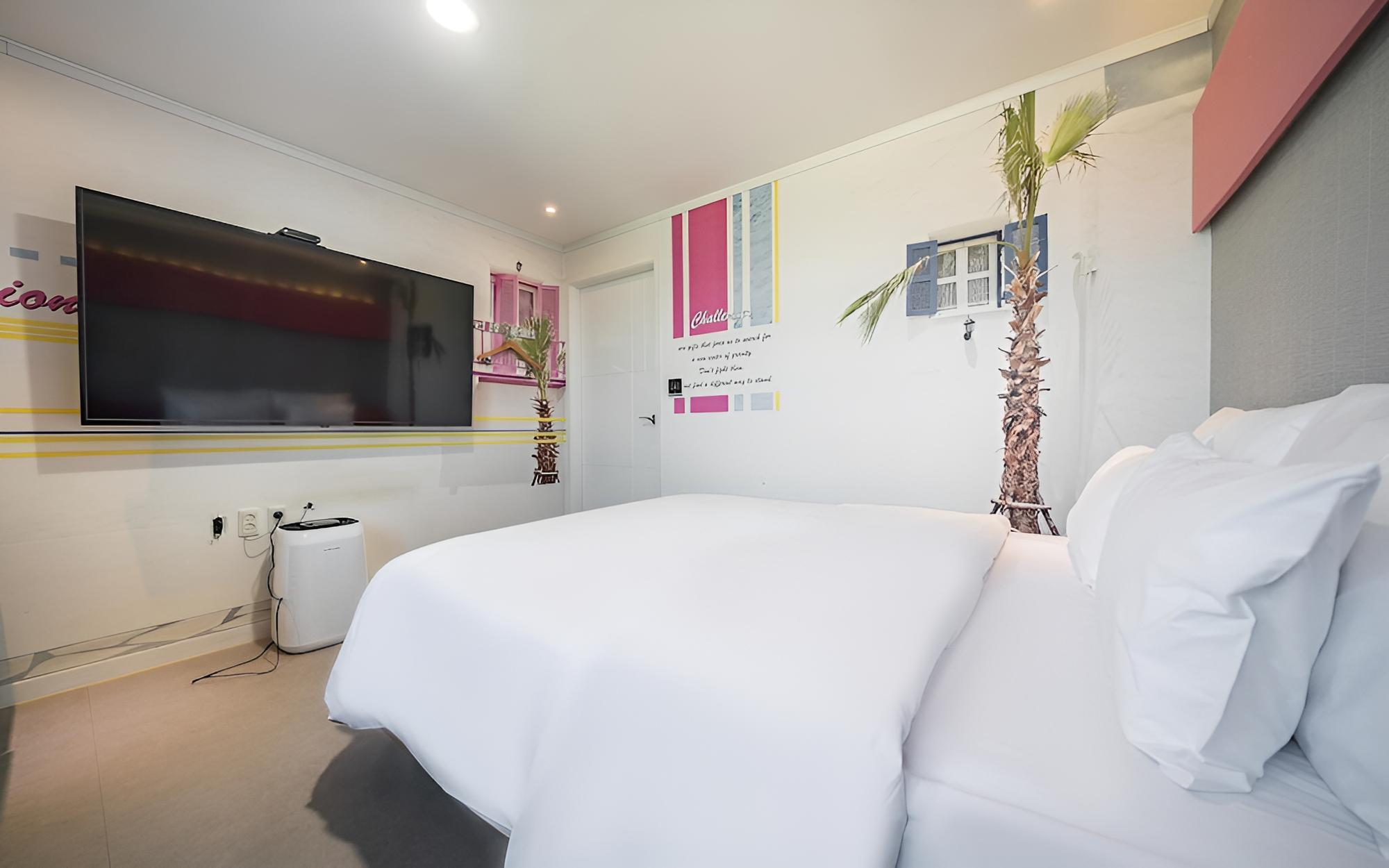 Room (Deluxe (View)) photo 2