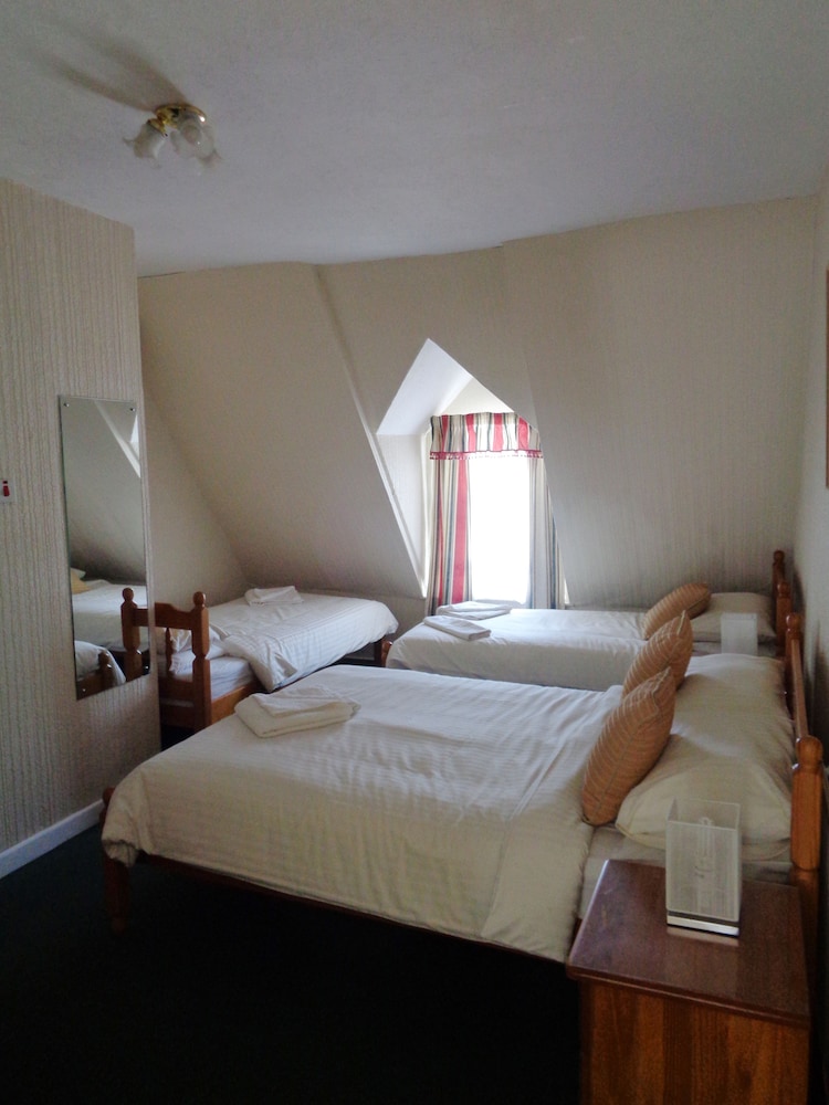 Top-Floor Family Room (2 Adults And 2 Children)