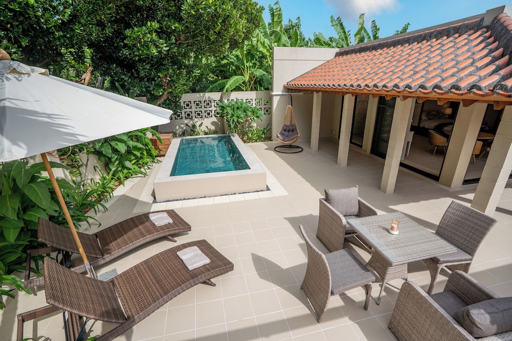 Luxury Villa Pool View