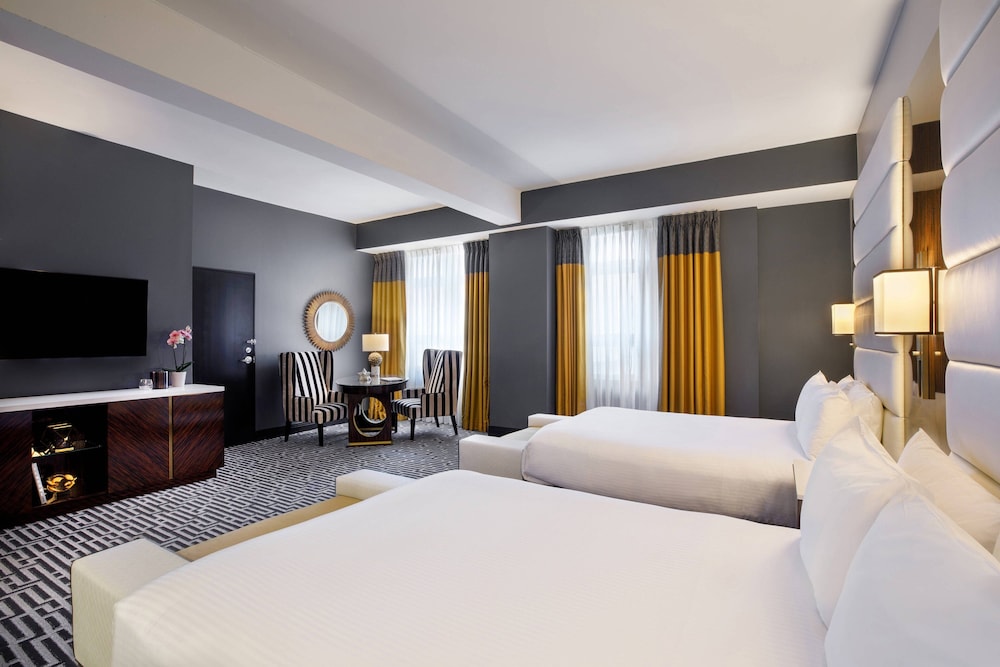 Room, 2 Queen Beds - Photo 1