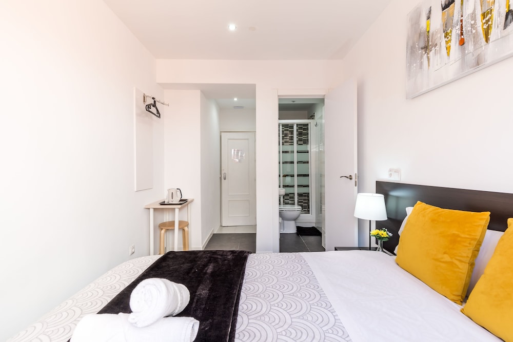 Comfort Double Room, Private Bathroom photo 3