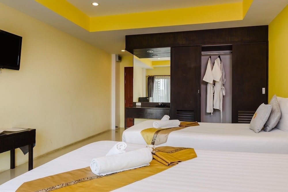 Deluxe Twin Room - Photo 3