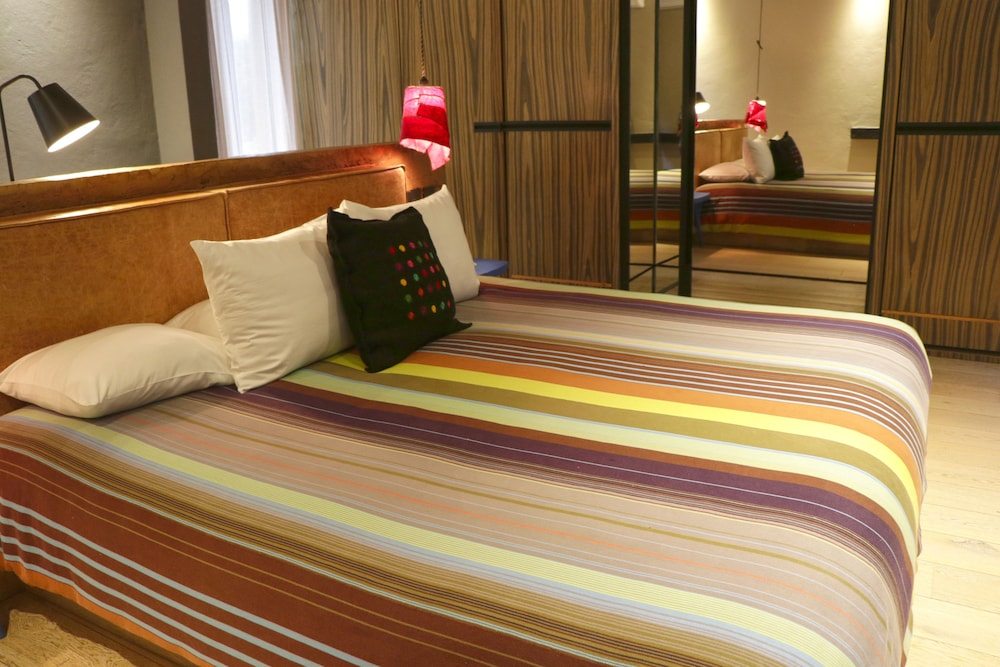 Executive Room - Photo 3