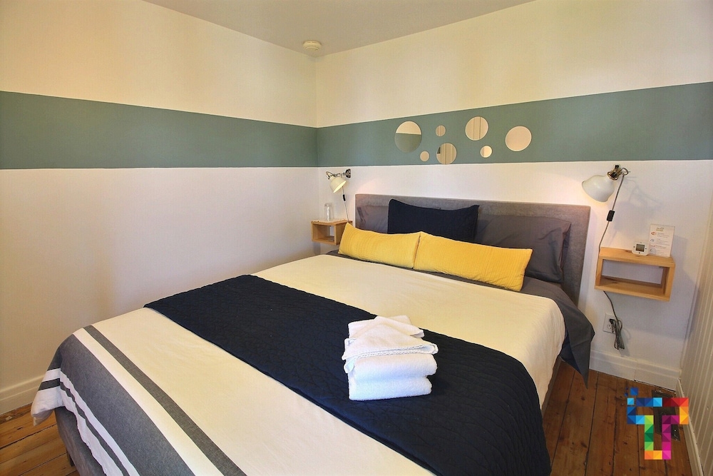 Room, 1 Queen Bed photo 2