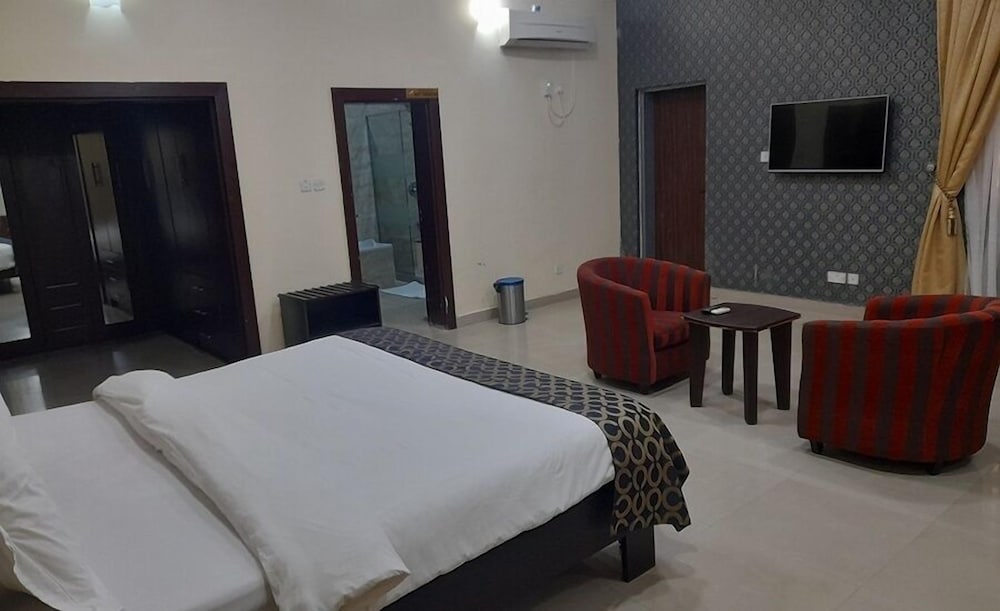 Deluxe Room, Balcony, City View photo 1