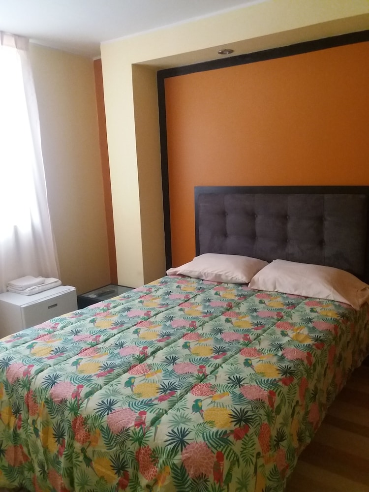 Basic Double Room, Shared Bathroom photo 1