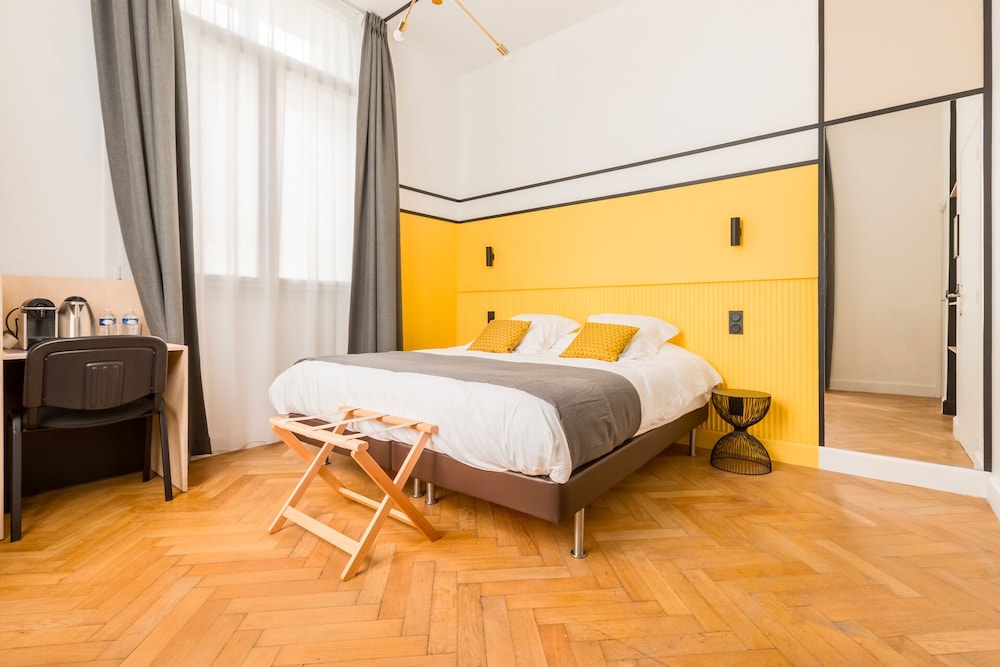 Premium Double Room, Ensuite - Photo 20