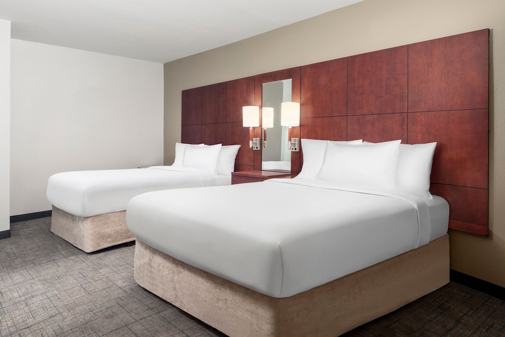 1 Bedroom Suite, 2 Queen Beds - Photo 2