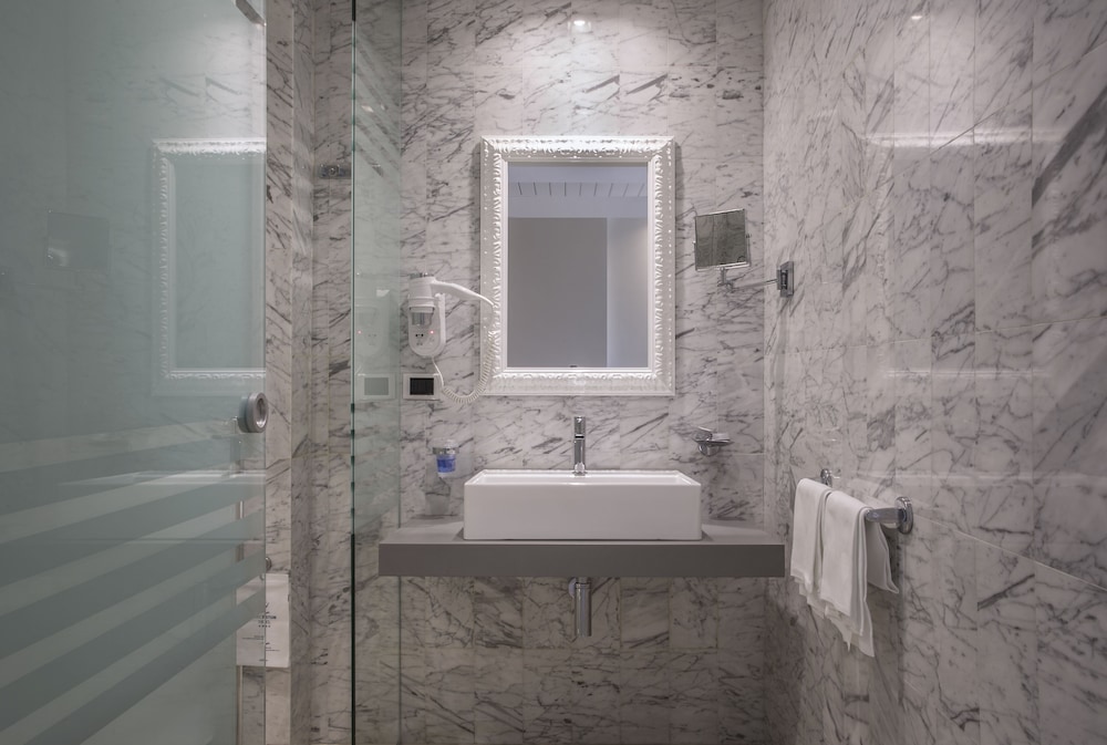 Double or Twin Room, Balcony (Elegance) - Photo 5