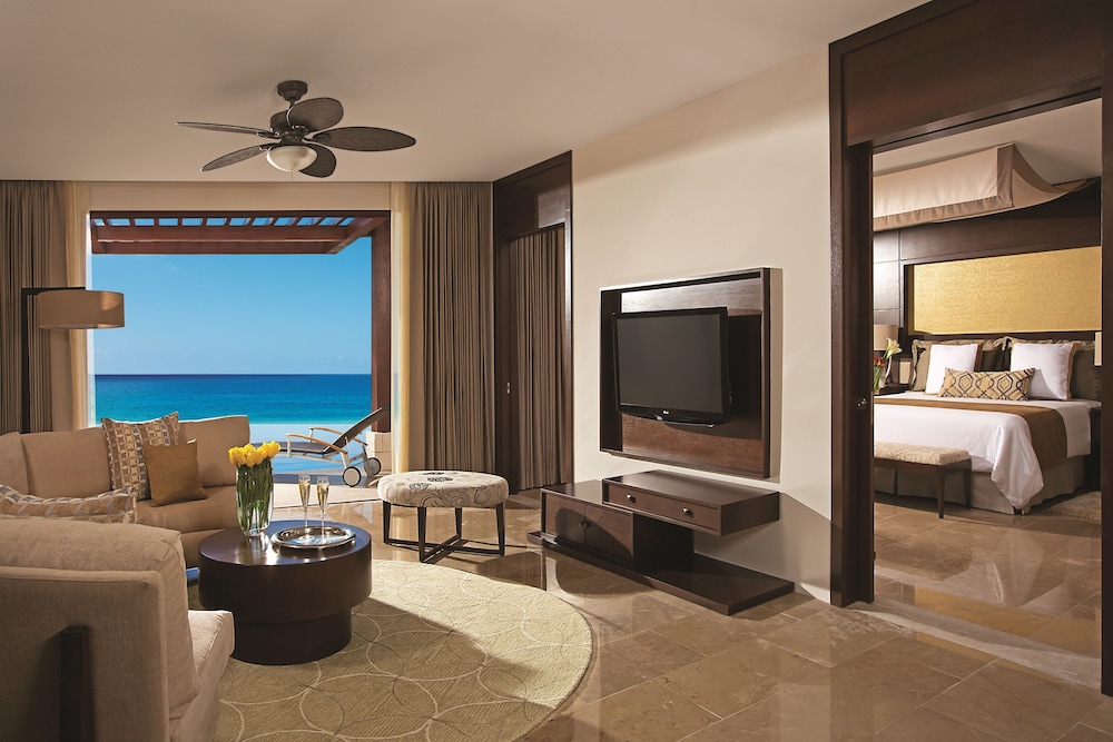 Preferred Club Master Suite Ocean Front Private Pool