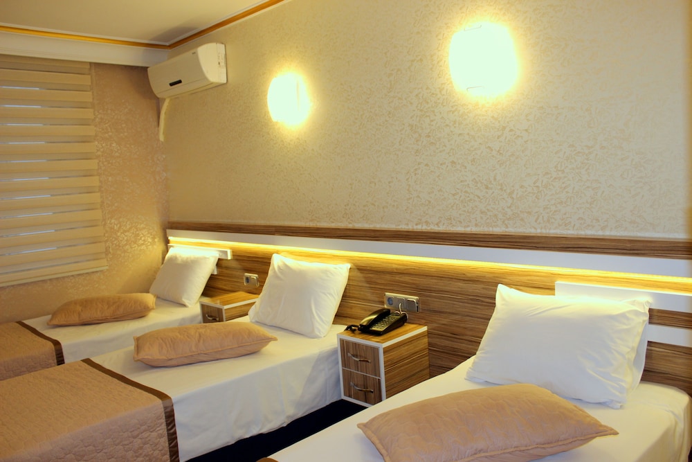 Deluxe Triple Room photo 1