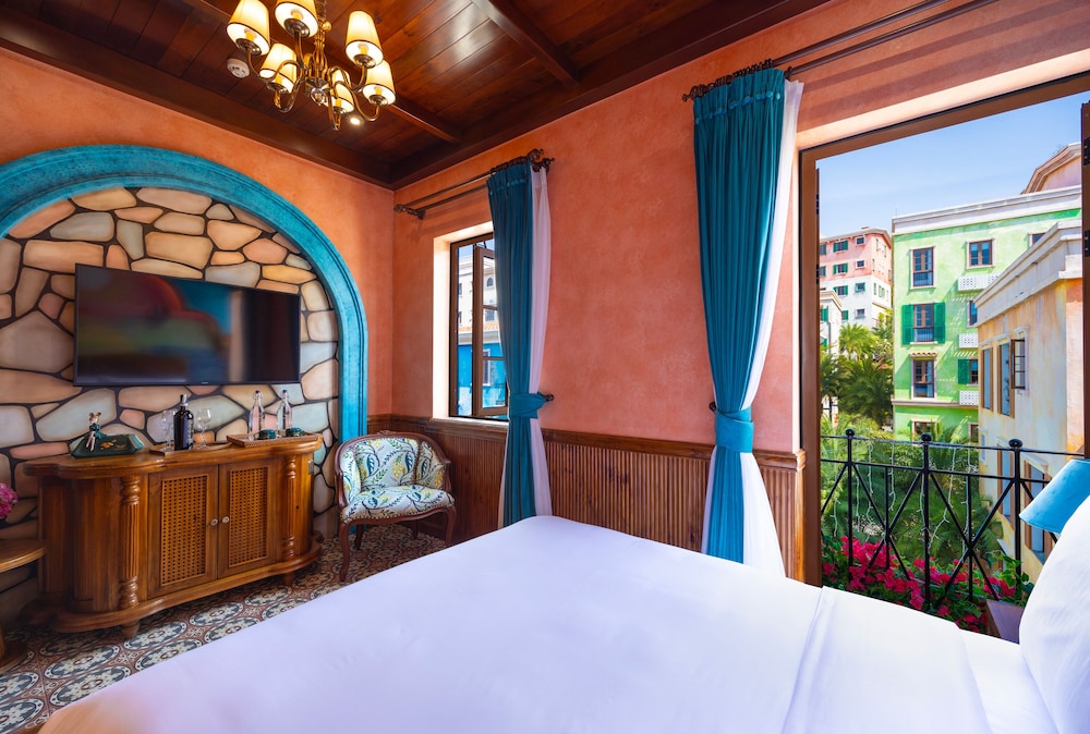 Lumen Amoris, City View, 1 King Bed with Balcony - Photo 6