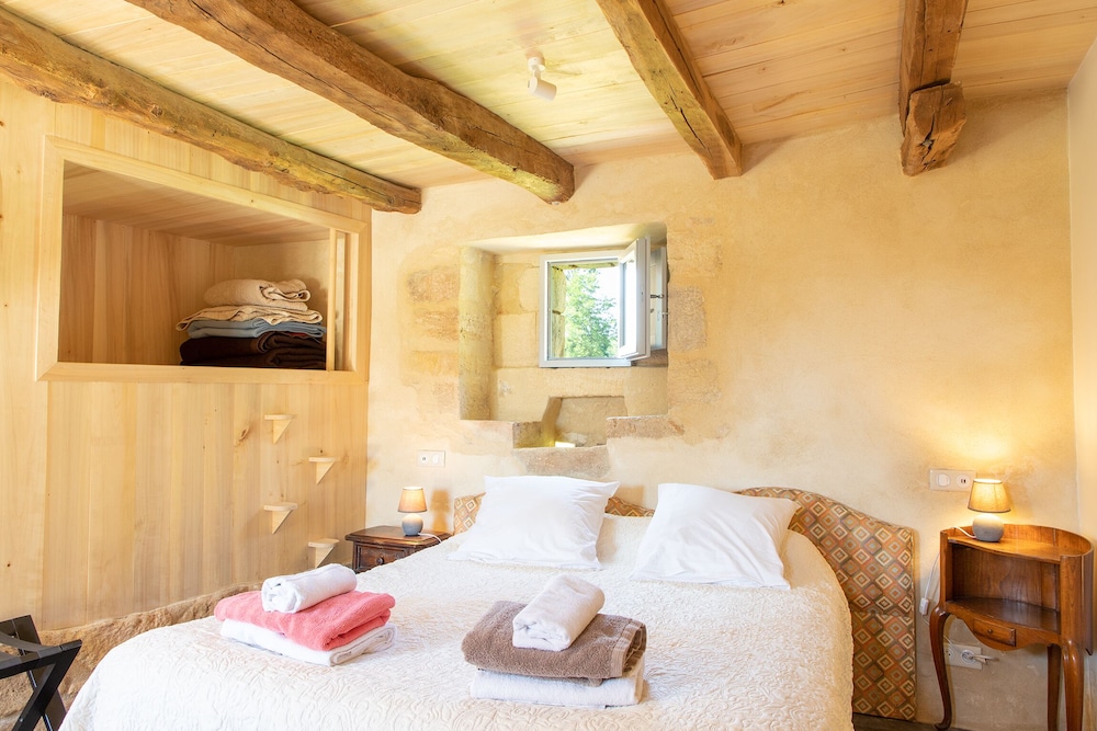 Superior Double or Twin Room, Ensuite - Photo 3