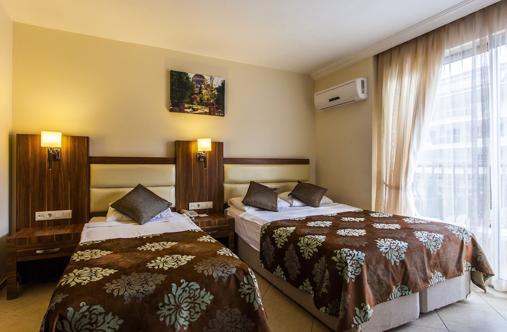 Standard Triple Room photo 2