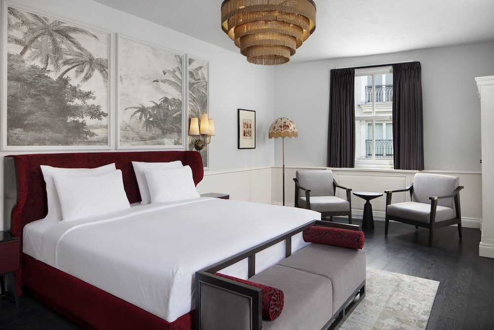 Grand Room, 1 King Bed, Non Smoking