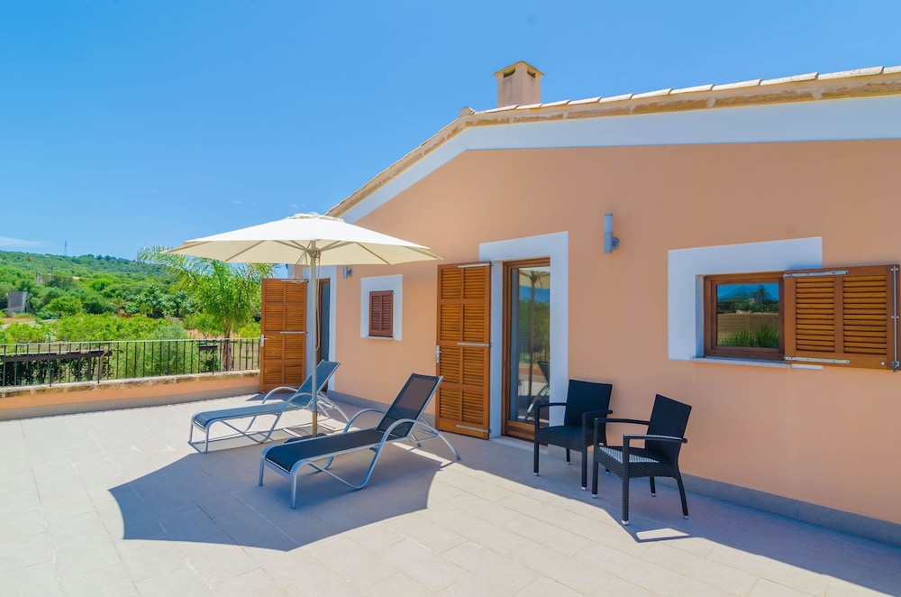 Villa photo 3