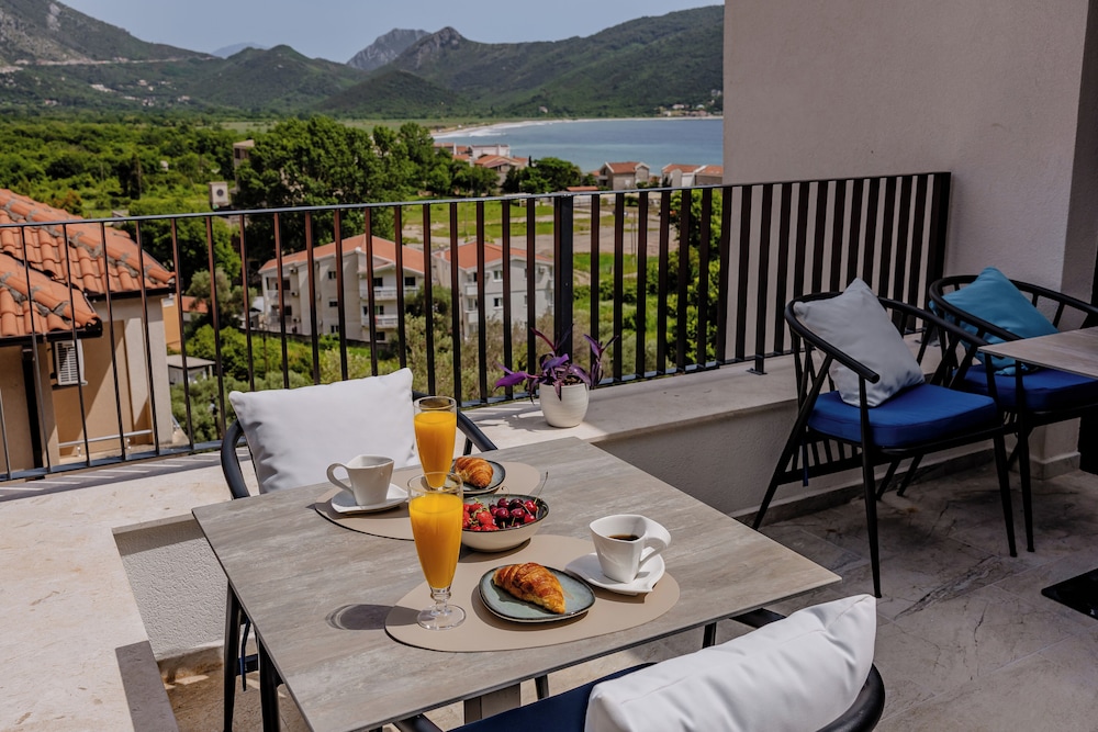 Standard Double or Twin Room, Sea View photo 2