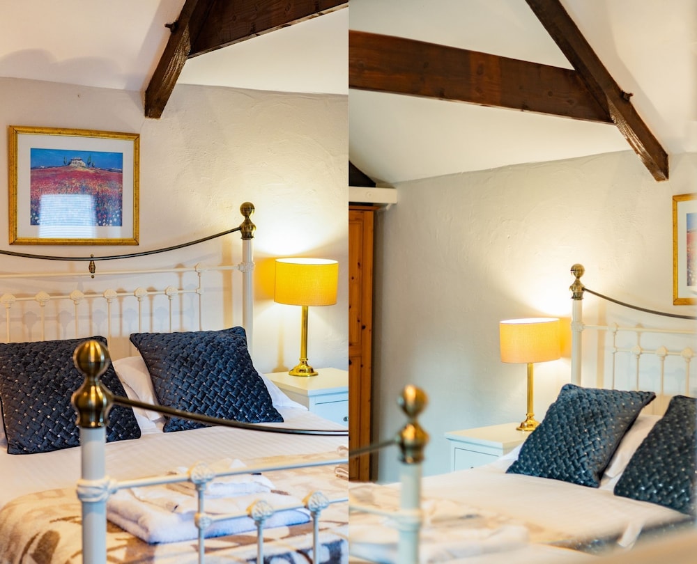 Superior Double Room, Ensuite ( Room 4 - Hazel) photo 3