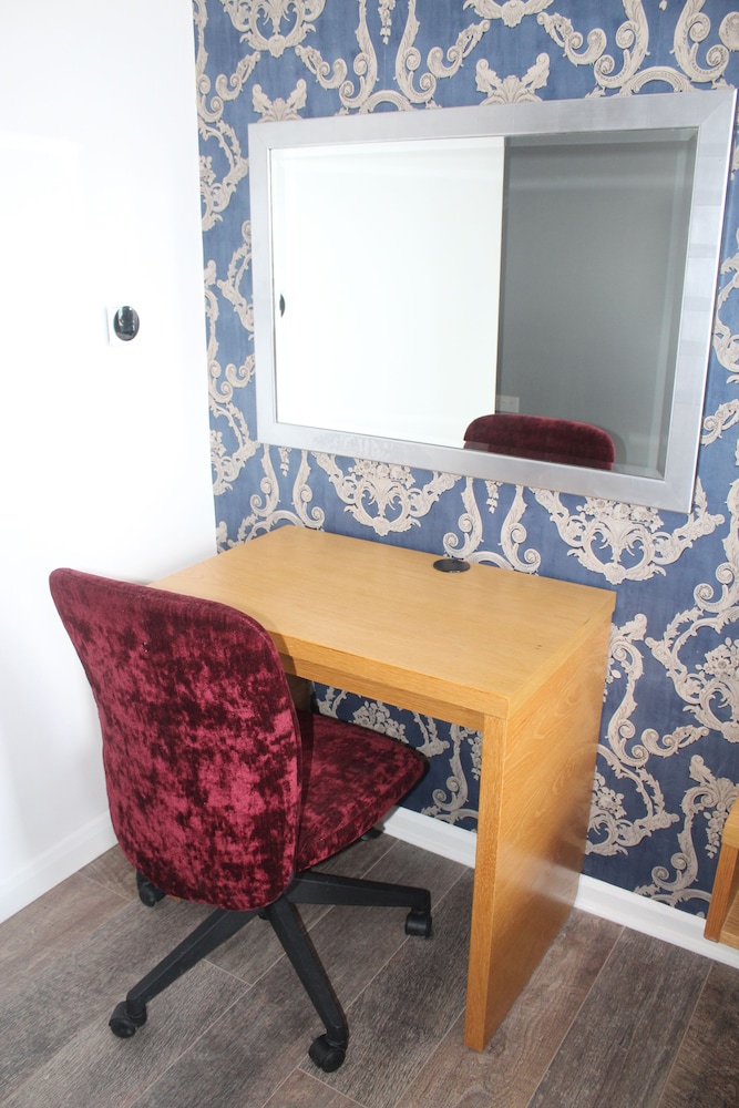 Standard Double Room thumbnail 5