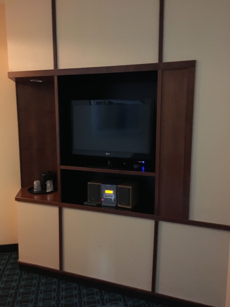 Suite, 1 Bedroom (Mobility/Hearing Accessible, Tub) - Photo 8